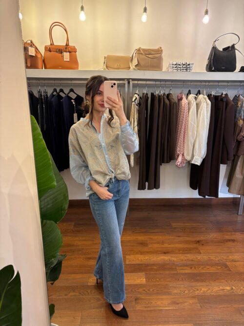 Camicia celeste con dettagli Tensione-In - immagine 3