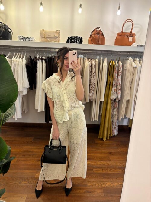 Pantaloni ricamati in pizzo - immagine 3